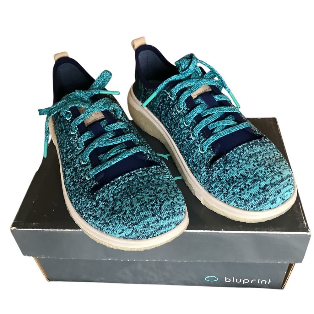 Bluprint LaCosta Knit New in Box Size 7.5